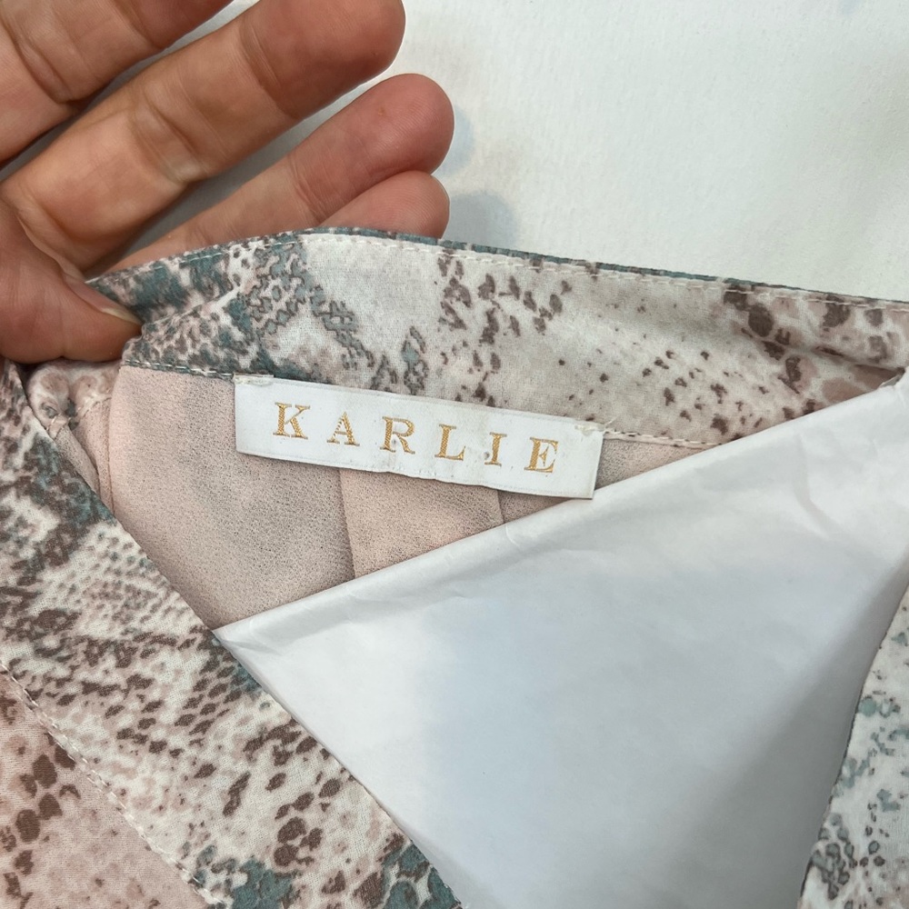 Karlie Ray Floaty Chiffon Button Front Lantern Sl… - image 4